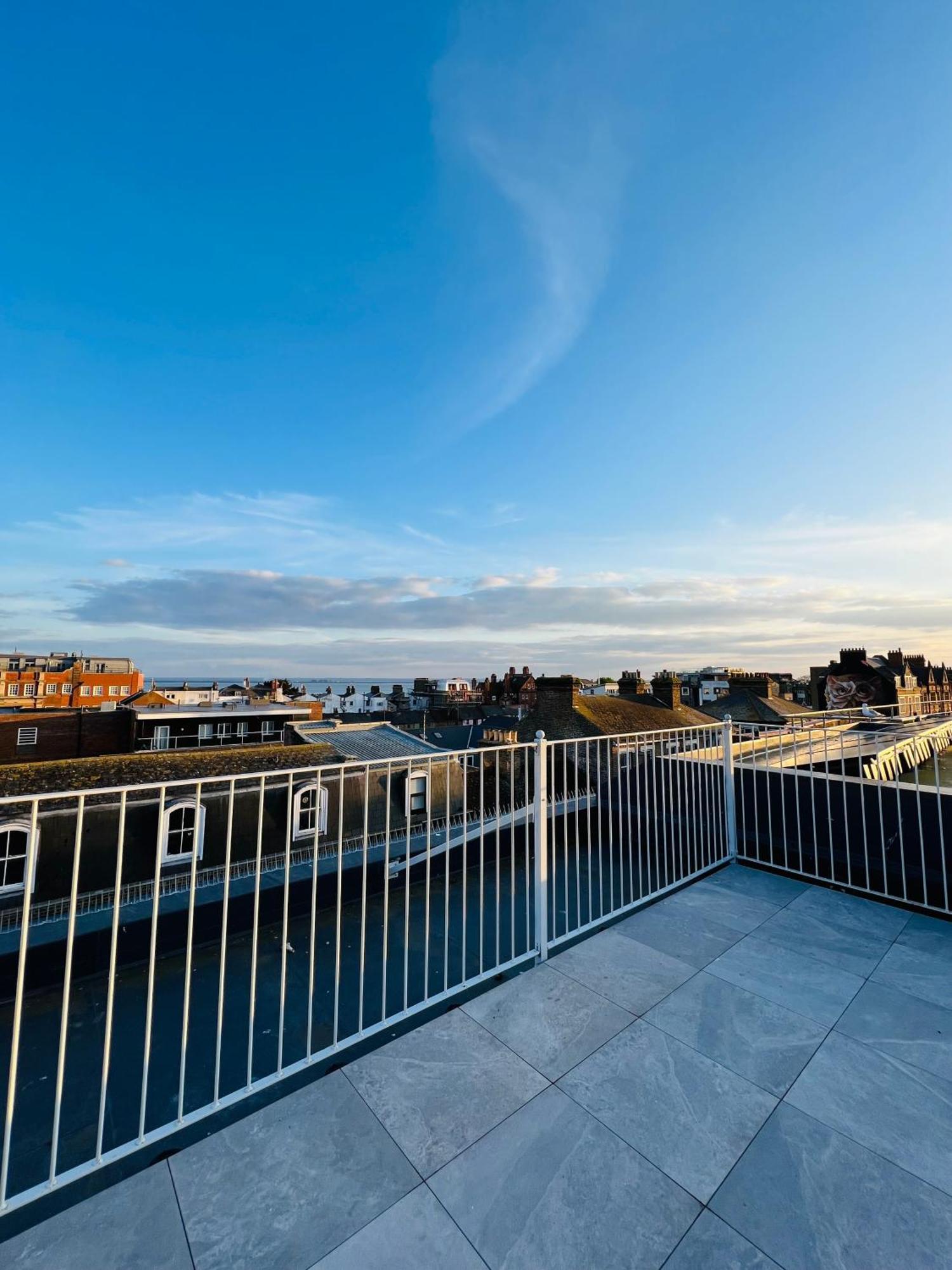 Stunning New Penthouse Apartment Southend-on-Sea Extérieur photo